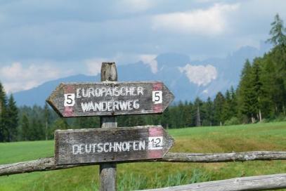 E5 Bozen - Trient: Wegweiser nach Deutschnofen