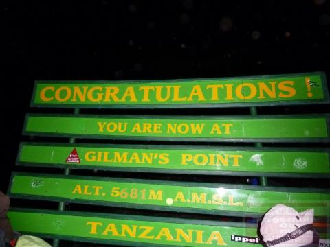 Kilimanjaro Besteigung - Der Gilmans Point ist erreicht
