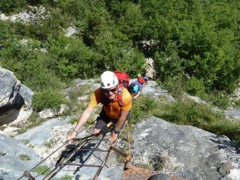 Klettersteig gehen - via del Amizizia der Leiternsteig über Riva del Garda