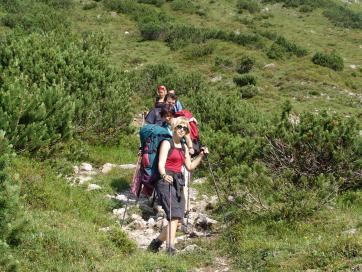 E5 Alpenüberquerung Bergschule Oberallgäu: Abstieg zur Rossgumenalm