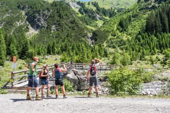 E5 Alpenüberquerung Bergschule Oberallgäu: Blick auf den Aufstieg Memminger Hütte