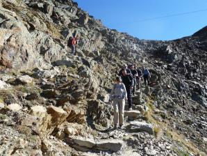 E5 Alpenüberquerung Bergschule Oberallgäu: Abstieg Similaunhütte