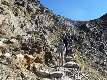 E5 Alpenüberquerung Bergschule Oberallgäu: Abstieg Similaunhütte