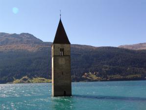 E5 Alpenüberquerung Bergschule Oberallgäu: Kirchturm Reschensee